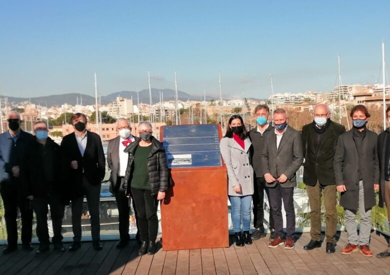 S’inaugura una placa commemorativa del centenari de la Gran Eixida al port de Palma