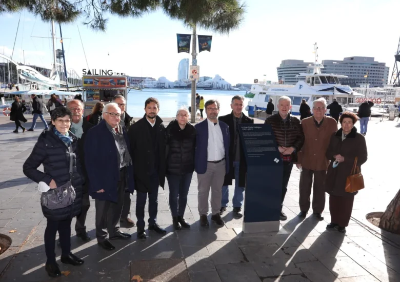 S’inaugura un tòtem al Port de Barcelona en commemoració de la Gran Eixida d’Alcover i Moll